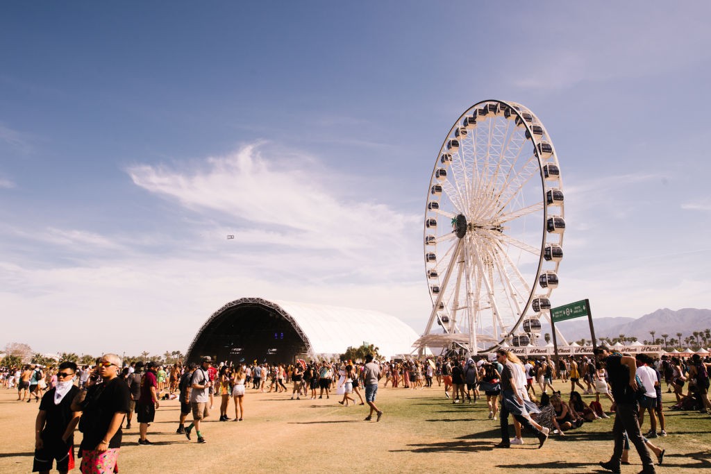 INDIO, CALIFORNIA - APRIL 14: (EDITORS NOTE: Image has been processed using digital filters) Festivalgoers attend the 2019 Coachella Valley Music and Arts Festival Weekend 1 Day 3 on April 14, 2019 in Indio, California. (Photo by Matt Winkelmeyer/Getty Im (Foto: Getty Images for Coachella)