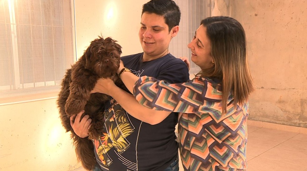 Frank Teixeira celebrou 1º Dia dos Pais durante a gestação da filha ao lado da companheira, Taris de Souza — Foto: EPTV