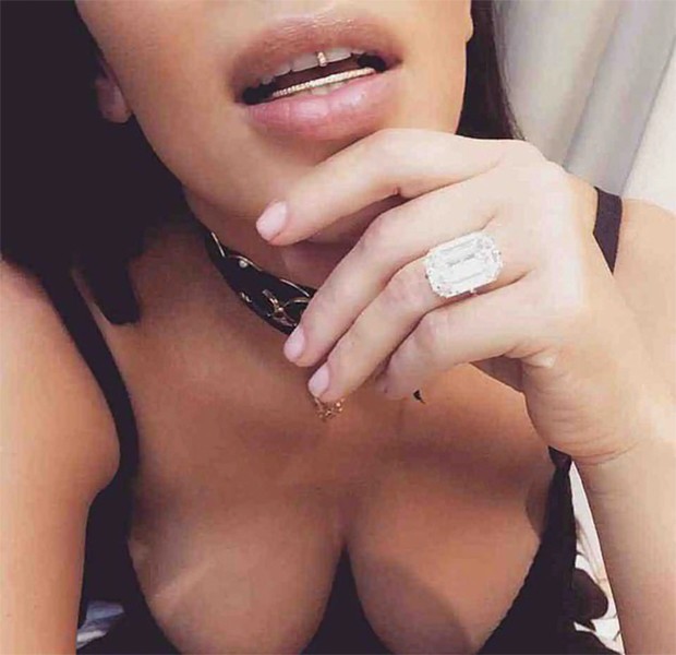 Na ocasião, anel de US$ 4 milhões de Kim Kardashian, dado por Kanye West, foi levado pelos criminosos (Foto: Reprodução / Instagram)