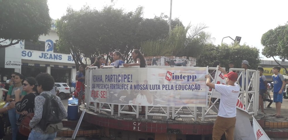 Alunos e professores da UFPA paralisaram as atividades em Tucuruí — Foto: Reprodução/ TV Liberal