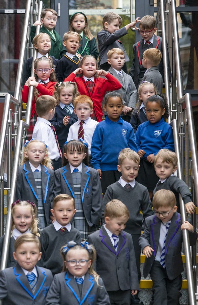 É a segunda maior contagem de gêmeos iniciando na escola desde 2015 (Foto: James Chapelard/Daily Record)