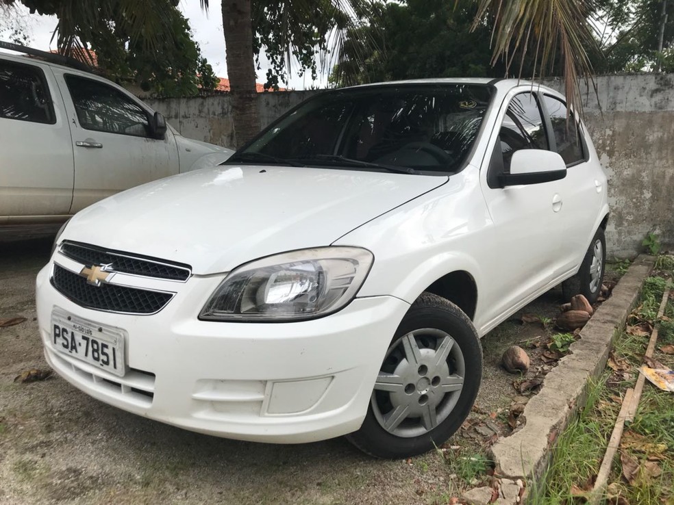 Veículo utilizado na tentativa de homicídio do pai da jovem e ex-companheiro da mãe. (Foto: Divulgação/Polícia Civil)