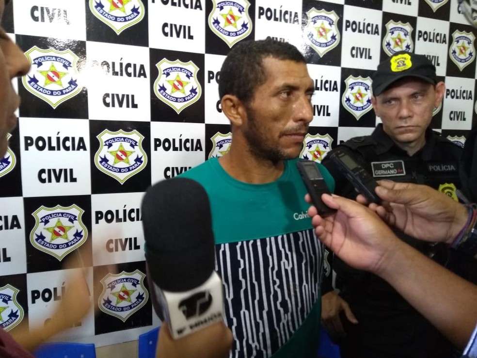 Mauro Barrozo falou Ã  imprensa na 16Âª Seccional de PolÃ­cia Civil â€” Foto: SÃ­lvia Vieira/G1
