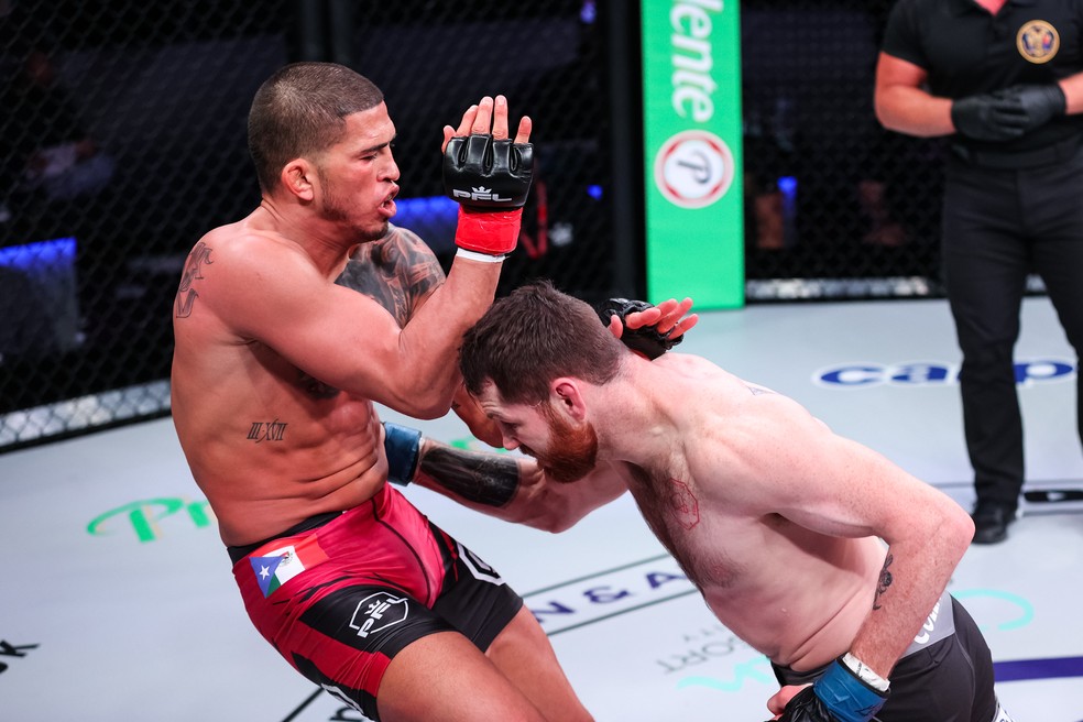 Anthony Pettis perdeu para Clay Collard em sua estreia na PFL — Foto: Divulgação