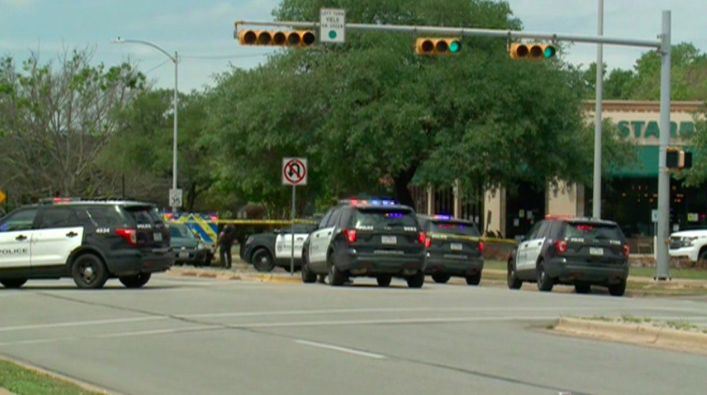 Policiais fecham área de tiroteio em Austin, no Texas (EUA), em 18 de abri de 2021 — Foto: Reprodução/NBC