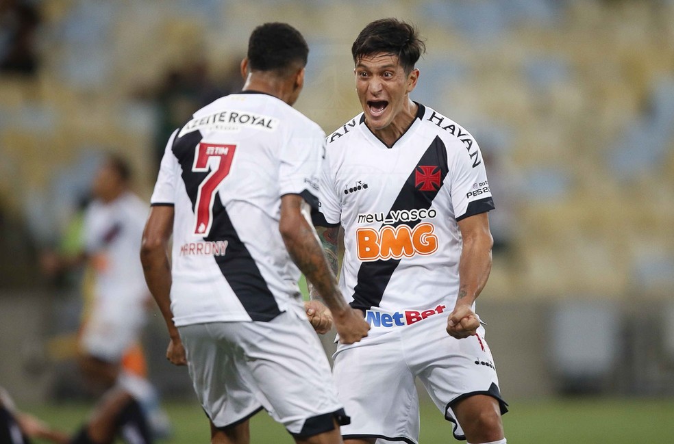 Cano comemora com Marrony um gol pelo Vasco em 2020 — Foto: Rafael Ribeiro/Vasco