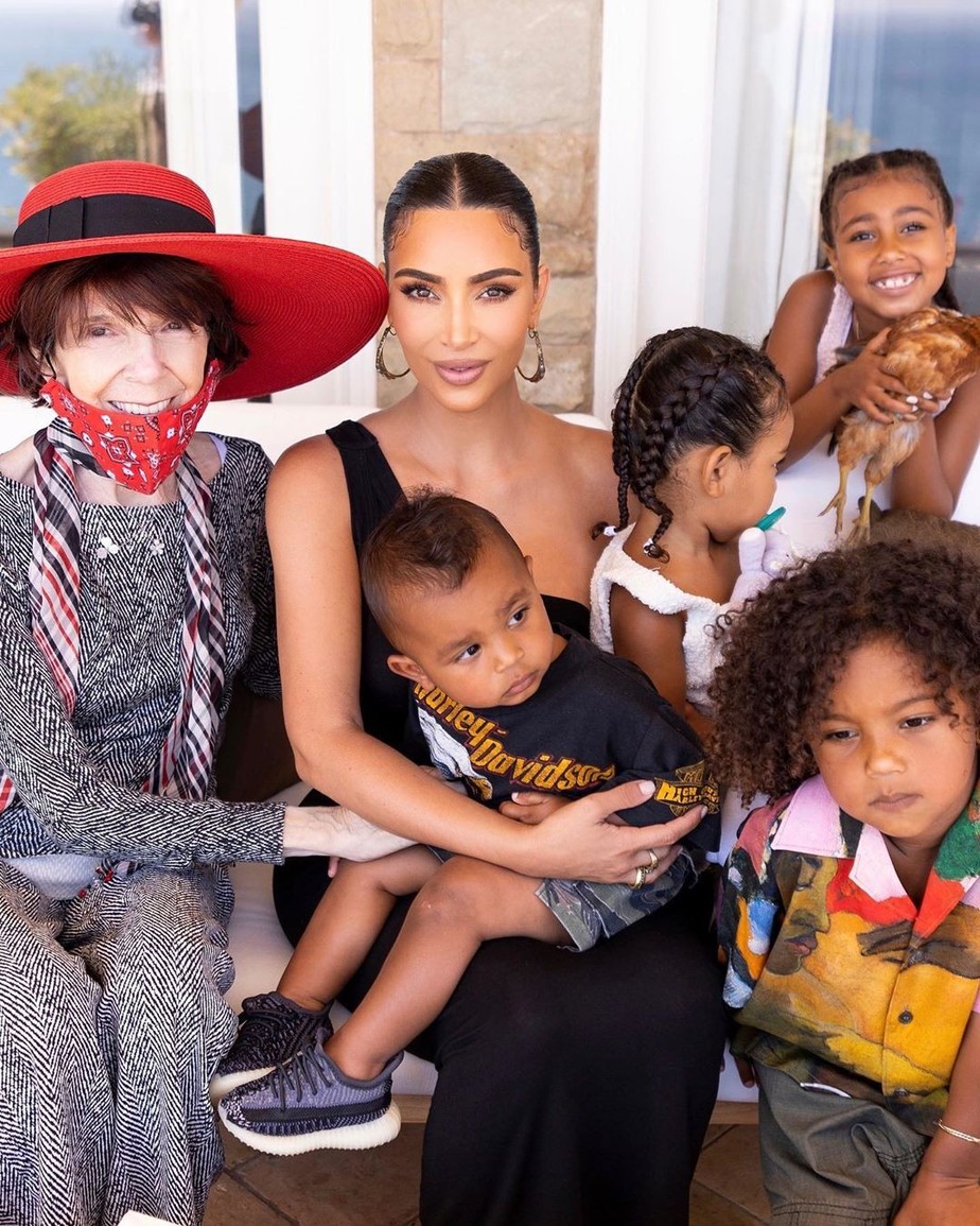 Festa da avó de Kim Kardashian (Foto: Reprodução Instagram)