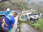 Carro da Rio 2016 cai em ribanceira da Grajaú-Jacarepaguá