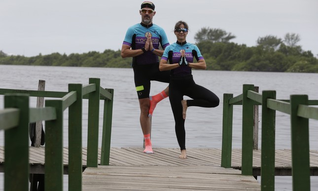Adriana Dex e o marido Pedro Scripilliti fazem ciclismo e yoga