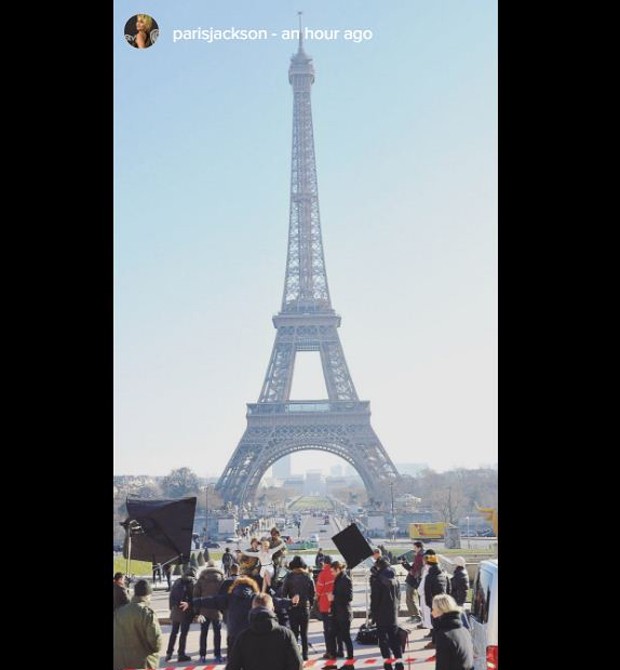 Paris Jackson nos bastidores de shooting da Chanel, em Paris (Foto: Reprodução/ Instagram)