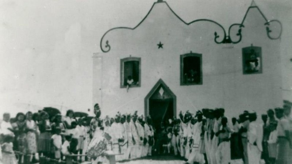 Cerimônia religiosa na antiga vila de Itaúnas — Foto: Parque Estadual de Itaúnas