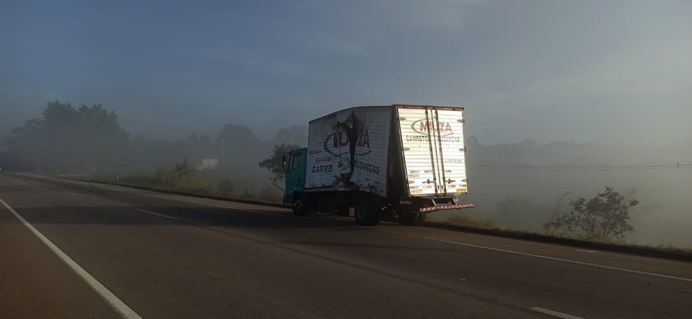 Cinco carros se envolveram no acidente nesta manhã — Foto: Corpo de Bombeiros/Divulgação