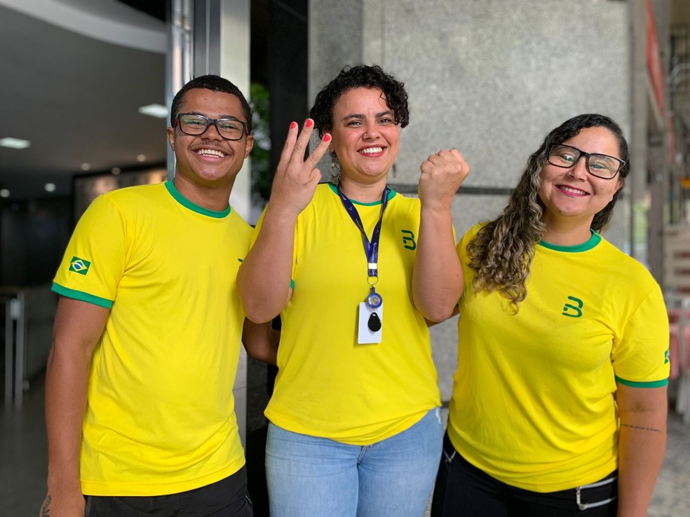 Colegas de empresa já estão no clima — Foto: Raquel Freitas/TV Globo