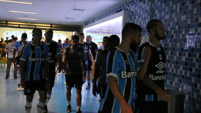 Jogadores mostram insatisfação após derrota terrível do Grêmio na Arena