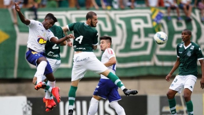 Fred culpa Fábio por derrota do Goiás para o Cruzeiro e crê na permanência