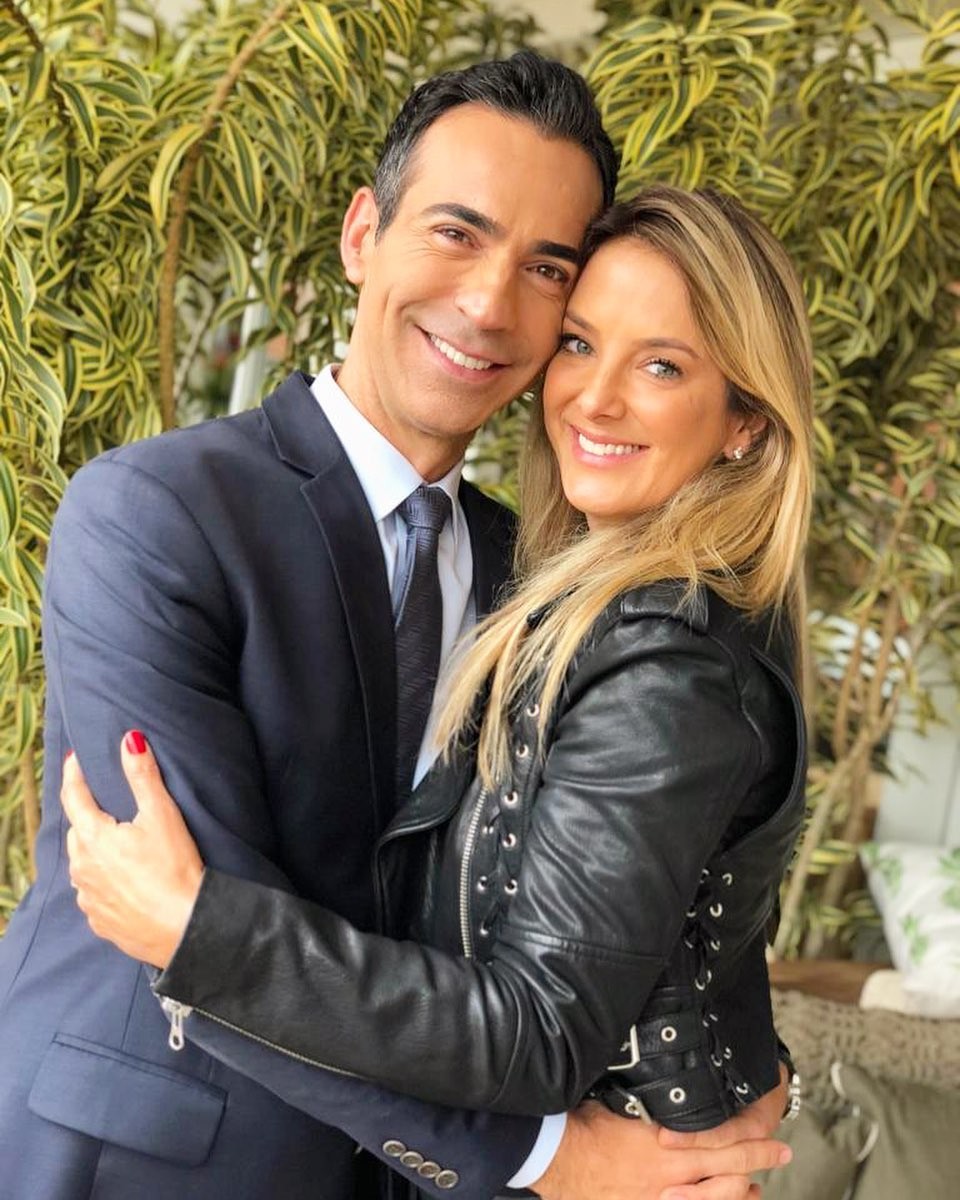 Cesar Tralli posta foto no Instagram ao lado da mulher em comemoração aos 4 anos de casados (Foto: Reprodução Instagram)