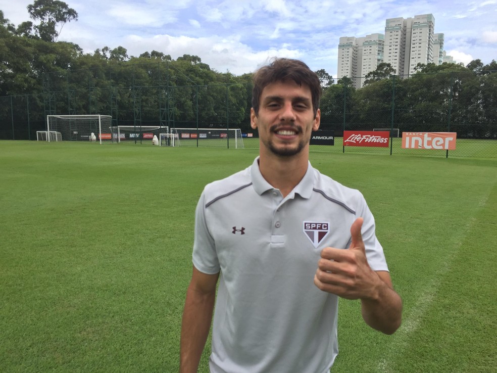 Rodrigo Caio voltará como titular do São Paulo contra o Atlético-PR (Foto: Marcelo Hazan)