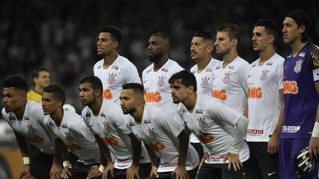 Jogadores do Corinthians na partida contra o Avenida-RD