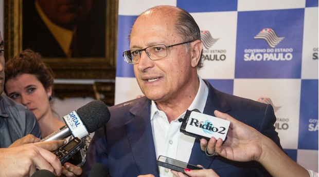 Geraldo Alckmin concede entrevista coletiva após assinar documento convocando startups a participarem do Pitch Gov SP (Foto: Divulgação/Tamires Santos)