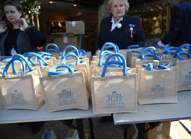 Lembrancinha distribuÃda para súditos do casamento de Meghan e Harry (Foto: Getty Images)