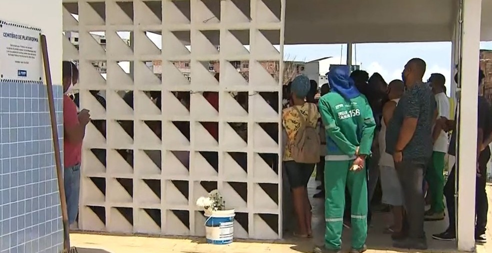 Alexsandro dos Santos Seixas, 15 anos, também foi enterrado no Cemitério de Plataforma — Foto: Reprodução / TV Bahia