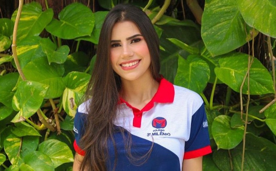 Carina Moura, de 18 anos, sonha em estudar Medicina na UFPE