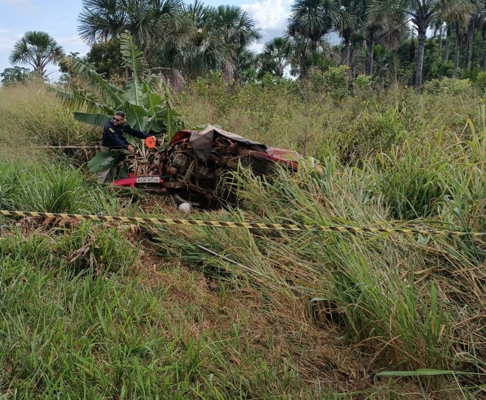 Homem morre ao bater em caminhão durante tentativa de ultrapassagem no anel viário de Campo Grande — Foto: Itamar Silva/TV Morena