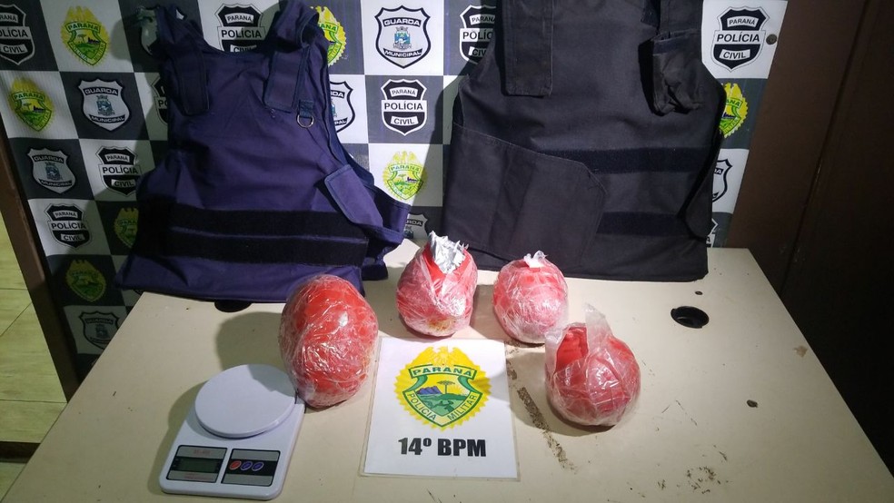 Na casa do suspeito também foi encontrada uma balança digital (Foto: PM/Divulgação)