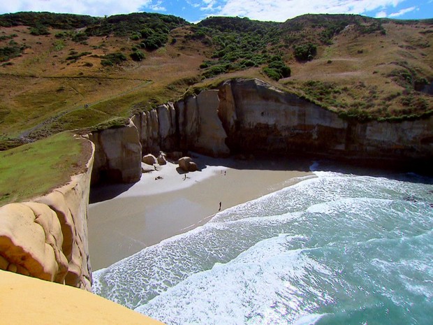Praia do túnel na Nova Zelândia (Foto: Globo Repórter)
