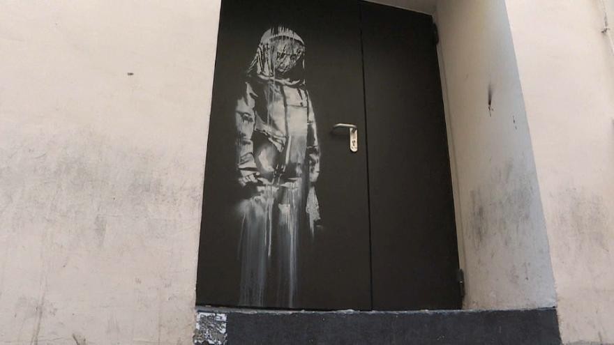 Banksy, porta do Le Bataclan (Foto: Reprodução Instagram)