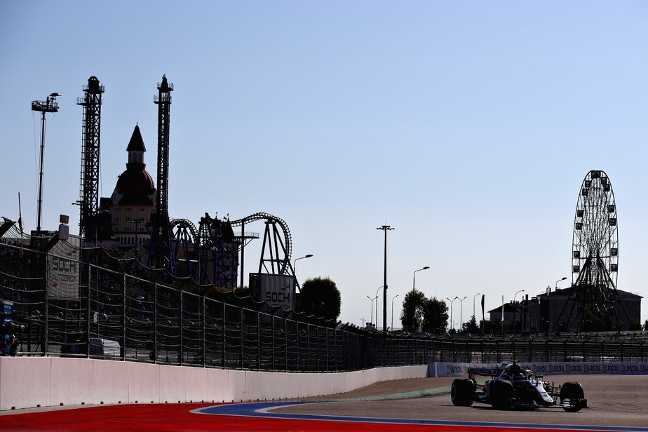 Bottas supera Hamilton, crava novo recorde de pista e faz a pole do GP da  RÃºssia