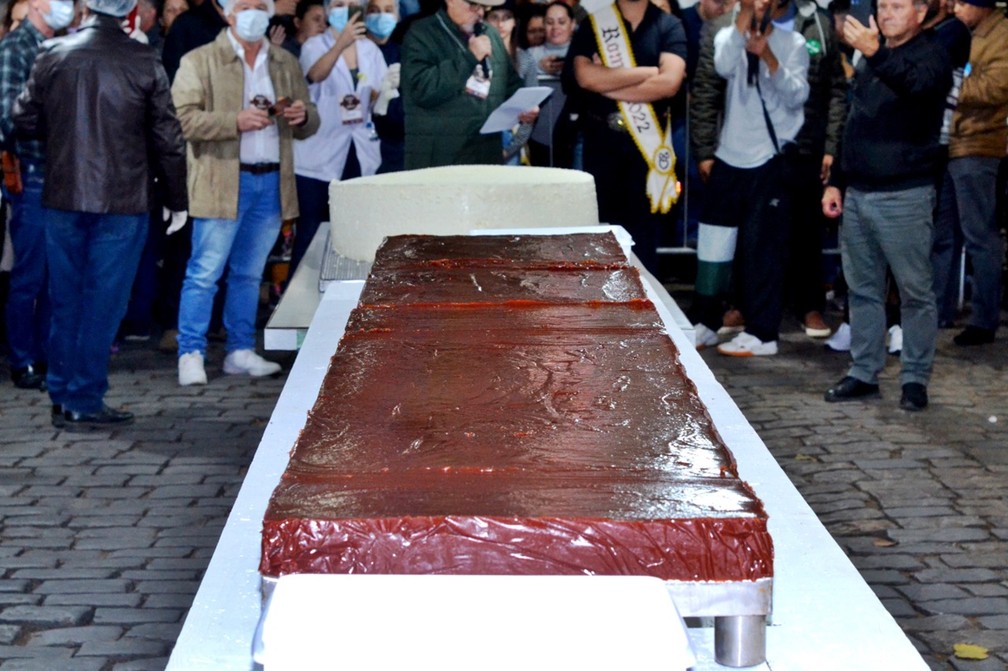 Festival tem queijo e goiabada gigantes, com mais de 121 quilos, em Brazópolis — Foto: Luciano Lopes
