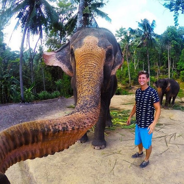 Selfie tirado por elefante em parque na Tailândia vira hit (Foto: Reprodução/Instagram/Christian_leblanc)