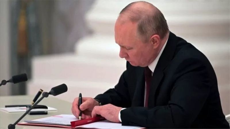 Zelensky disse que Putin não atendeu seu telefonema na noite de quarta-feira (Foto: Reuters via BBC News)