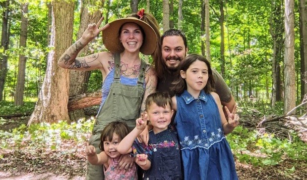 A família Allen leva uma rotina sustentável no Canadá e compartilha no YouTube (Foto: Reprodução/Instagram)