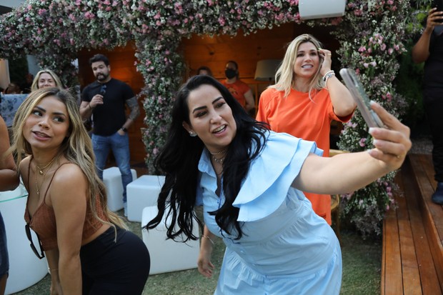 Dani Souza, Lexa e Fabíola Gadelha  se divertem na festa (Foto: Divulgação/Fio Condutor)