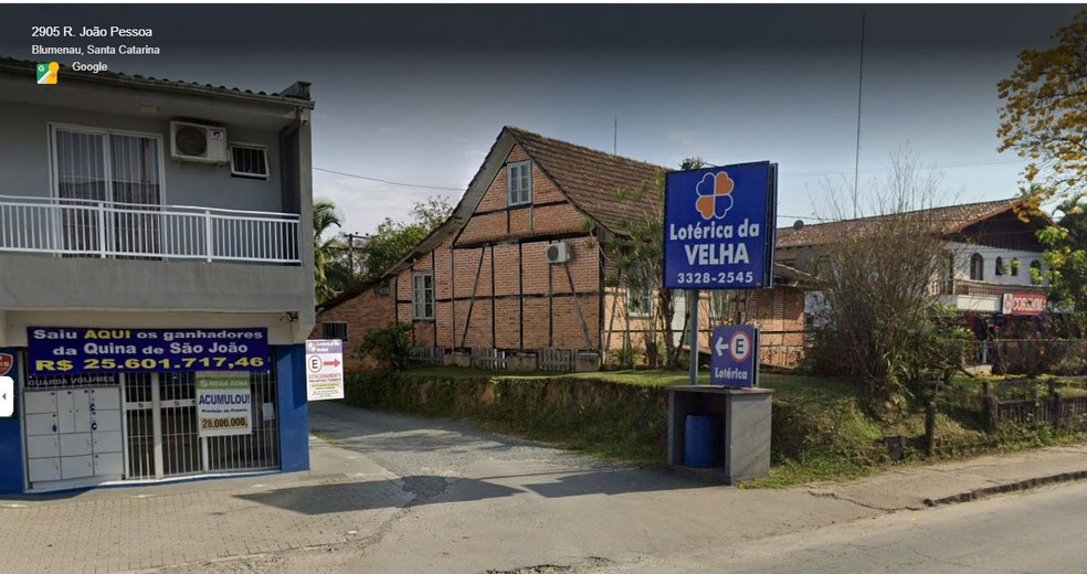 Aposta ganhadora da Mega-Sena 2486 foi feita na Lot�rica da Velha, em Blumenau (SC) � Foto: Reprodu��o / Google Street View