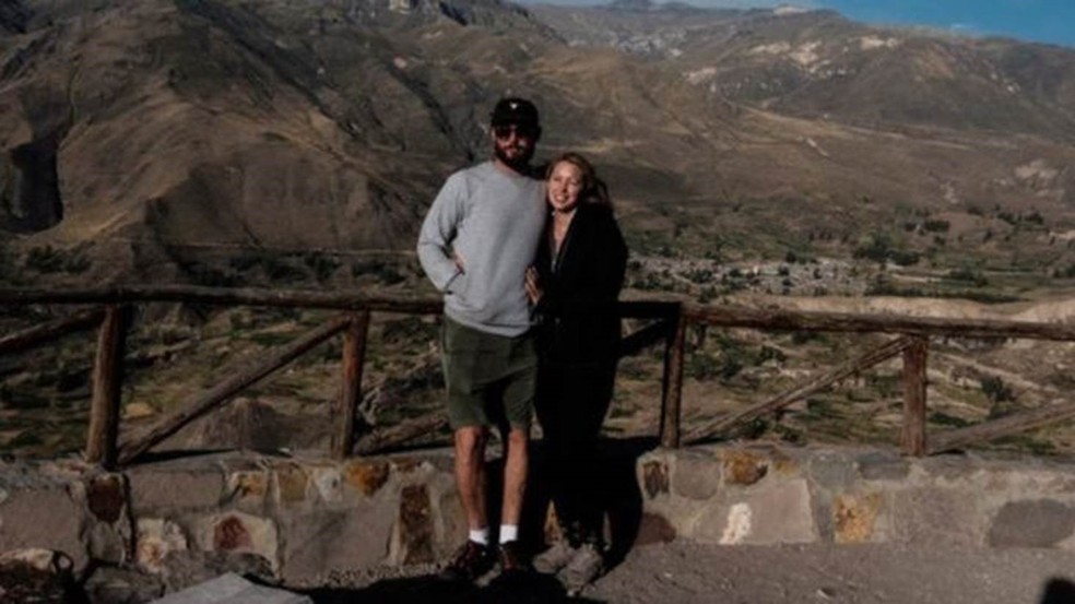 Os McClures esto animados para se mudar para uma nova casa com outro casal  Foto: ALEX MCCLURE/BBC