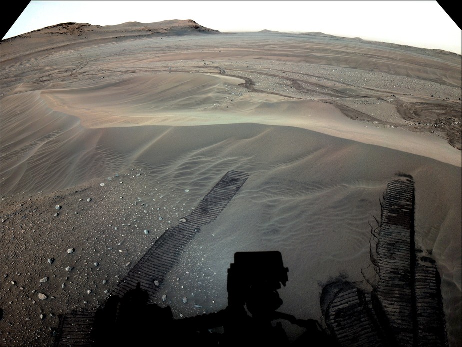 O local onde o robô da NASA começará a depositar seu primeiro tubo de amostras é mostrado nesta imagem tirada pelo robô Perseverança em 14 de dezembro de 2022, o 646º dia marciano