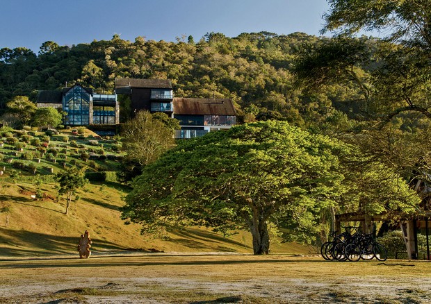 Vista da área externa do hotel Six Senses Botanique (Foto: Divulgação)