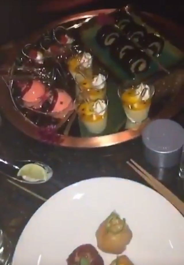 Mesa de Anitta no restaurante Tao (Foto: Instagram/Reprodução)