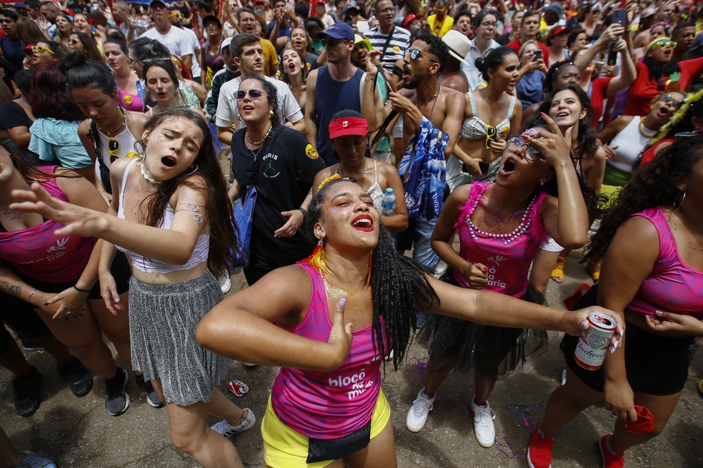 Bloco da Maria, da cantora Maria Rita, faz sua estreia no carnaval de rua de São Paulo em 2023 desfilando na Avenida Pedro Alvares Cabral em frente ao Parque do Ibirapuera na tarde deste domingo (12) — Foto: SUAMY BEYDOUN/AGIF - AGÊNCIA DE FOTOGRAFIA/AGIF - AGÊNCIA DE FOTOGRAFIA/ESTADÃO CONTEÚDO