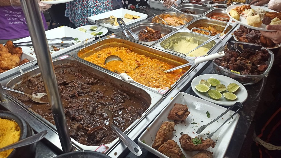 Comidas servidas em restaurante de Aracaju — Foto: Sidcley Sales