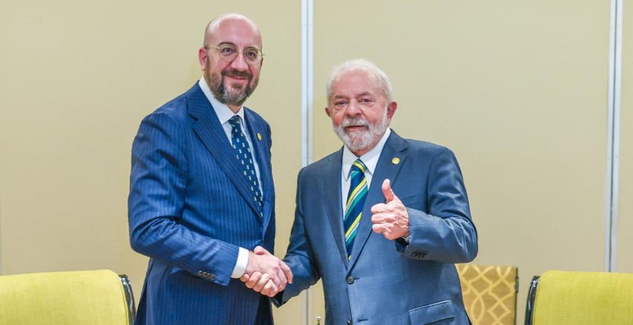 Lula e o presidente do Conselho Europeu, Charles Michel, se reúnem em cúpula da Celac em Buenos Aires
