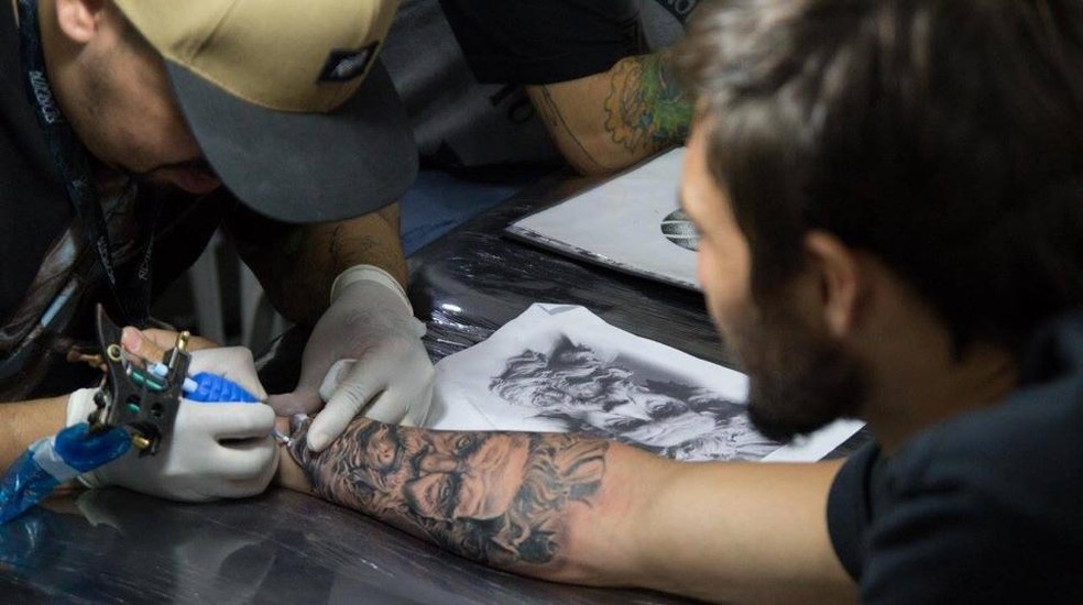 1o festival de tatuagem de santos 2019 Festival De Tatuagens Em Sao Pedro Da Aldeia Rj Vai Reunir Mais De 150 Tatuadores Regiao Dos Lagos G1