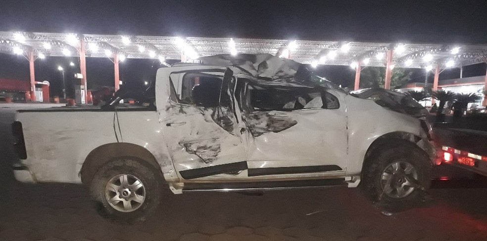 Mulher de juiz ficou com o braço machucado e está na UTI em Cuiabá (Foto: PRF/Divulgação)