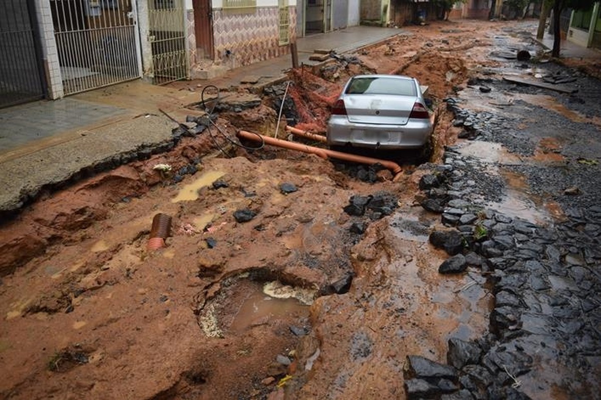 Após Forte Chuva E Diversos Danos Prefeitura De Muriaé Decreta Situação De Emergência Zona Da 