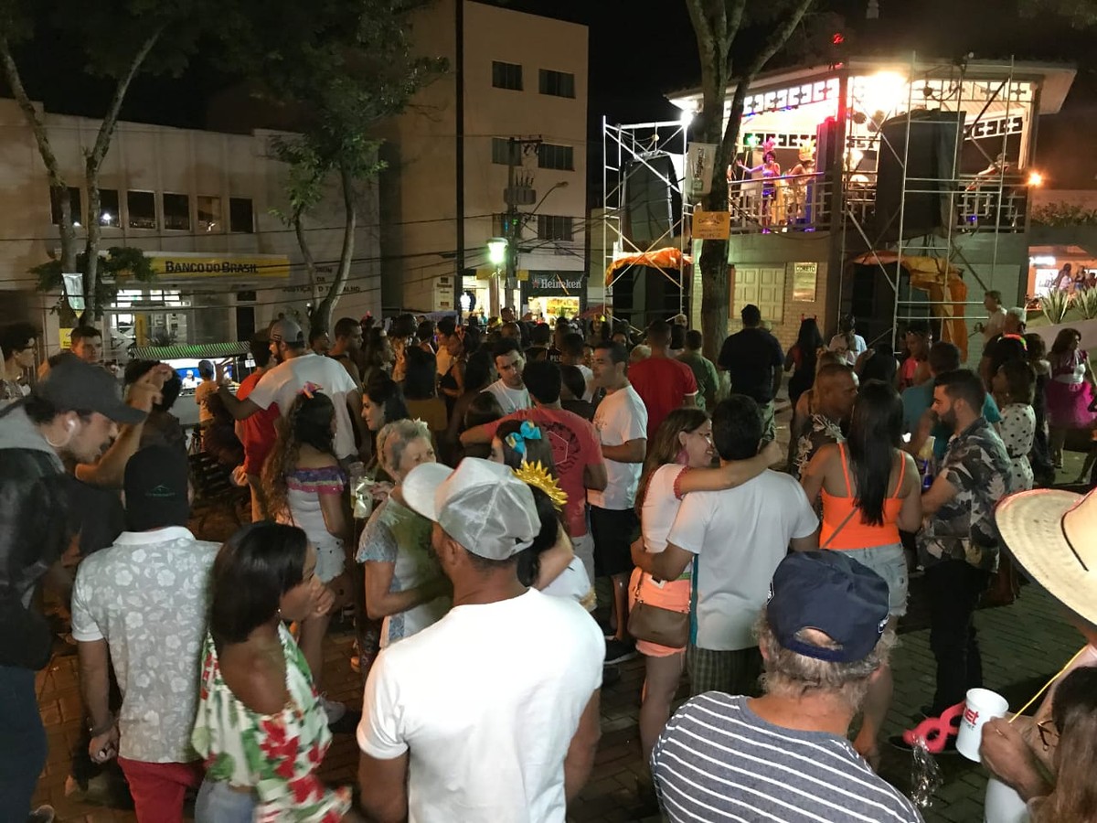 Desfile de blocos e shows agitam o carnaval de Guanhães CARNAVAL 2020