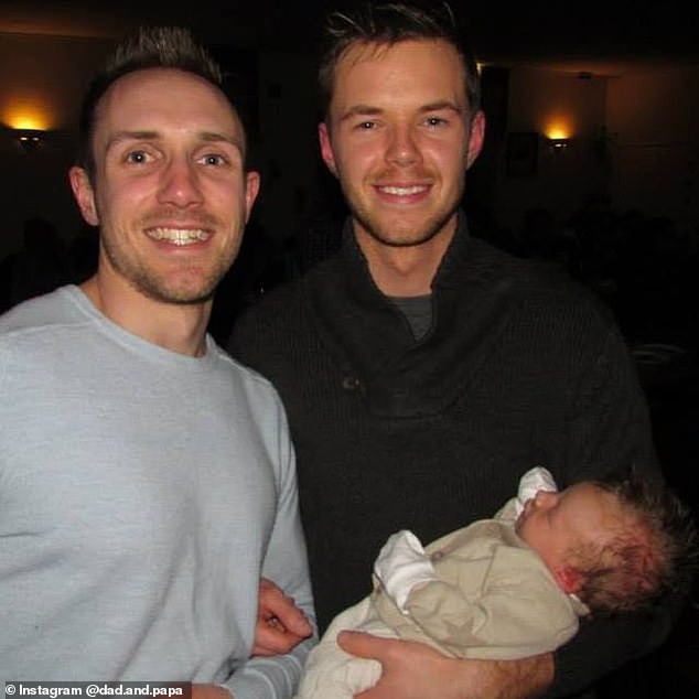 Steven e Marc Winchester-Horscraf com seu filho  (Foto: Reprodução: Instagram/dad.and.papa)