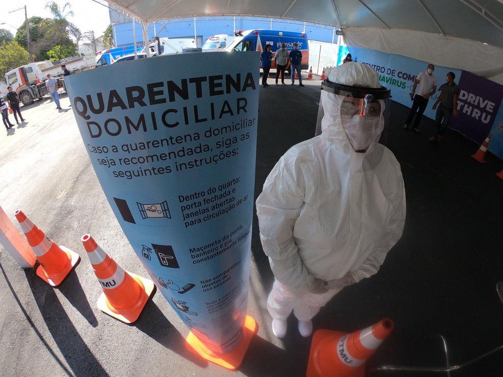 Ao todo 100 profissionais foram contratados emergencialmente para prestar atendimento no Centro de Combate ao Coronavírus (CCC), em Guarulhos  — Foto: Divulgação/Prefeitura de Guarulhos